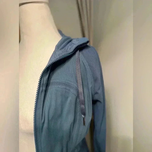 Lululemon Influx Reversible Jacket-Blue-Size 8 - Picture 4 of 14